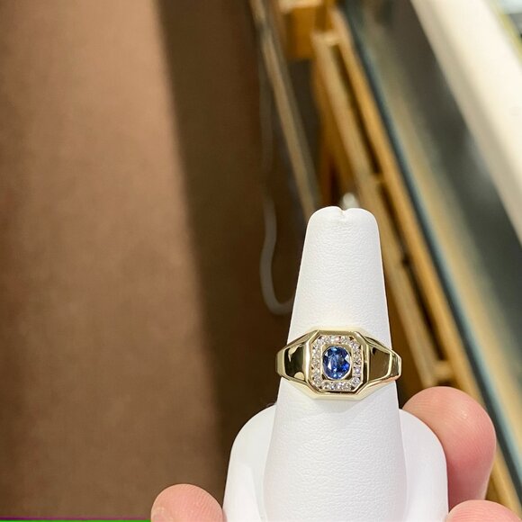 Sapphire And Diamond Gold Ring - Picture 4 of 6